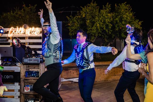 Vestuario LED novios