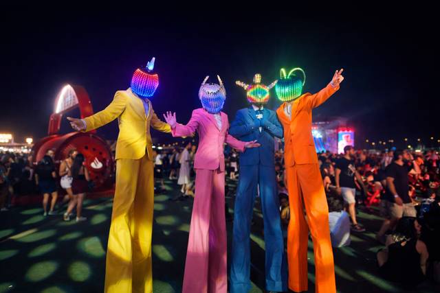 SHOW LED - Smoking Robots
