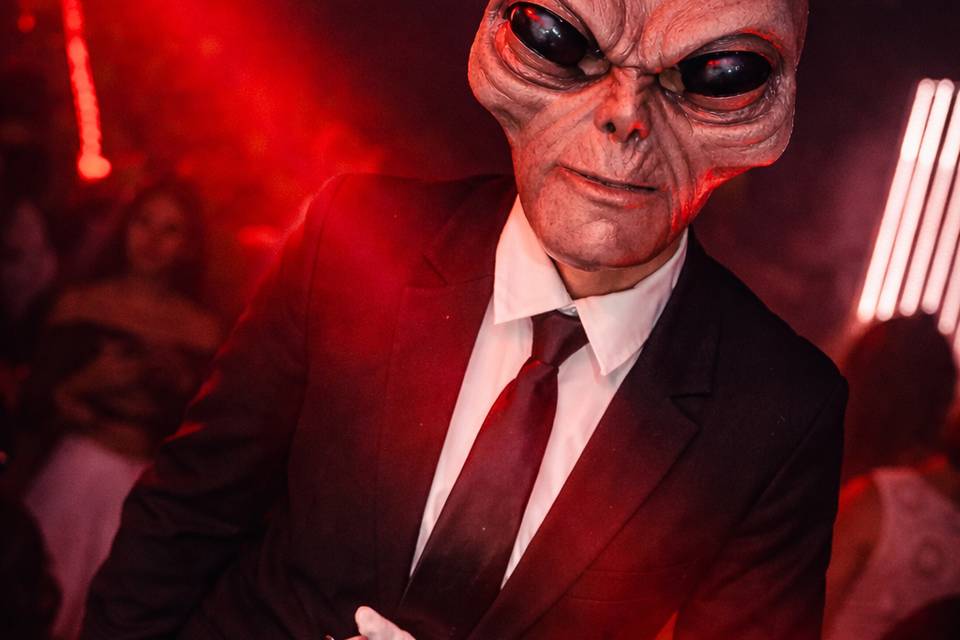 SHOW Zancos - Alien