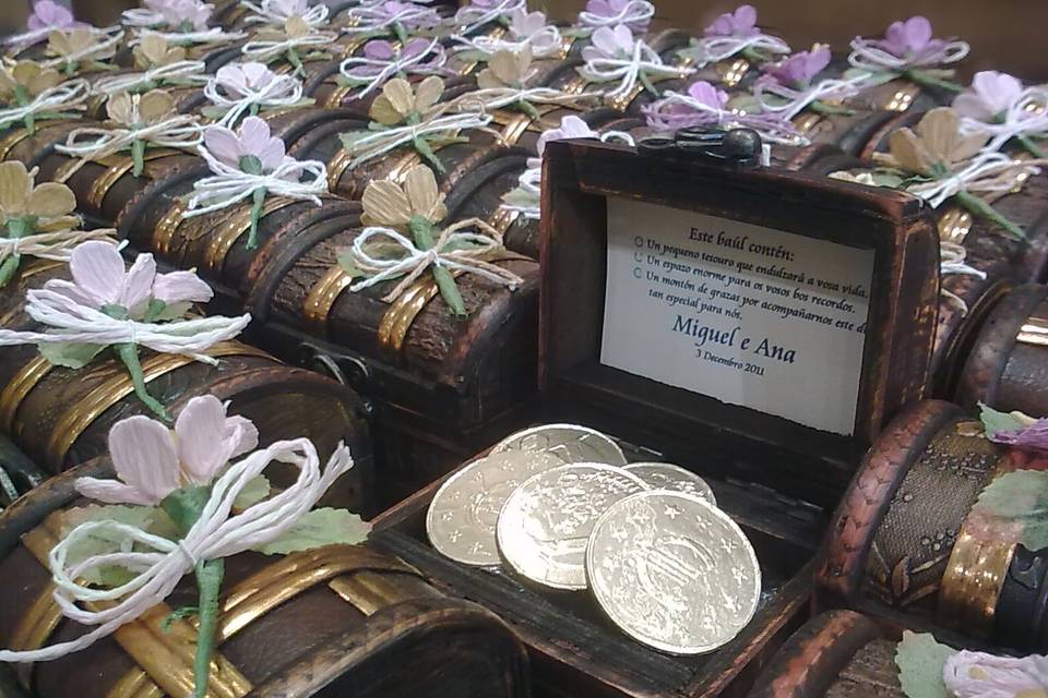 Baúles con monedas choco