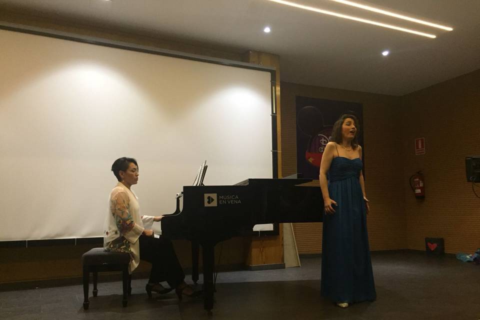 Cecilia Vargas Piano