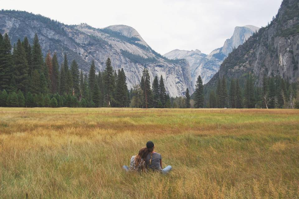 Pareja en la montaña