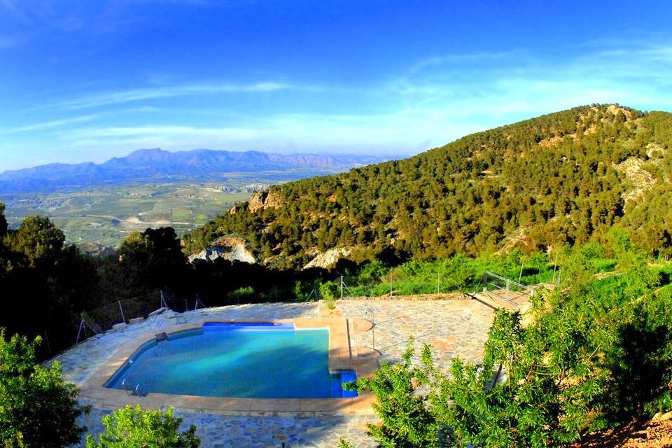 Piscina y vistas