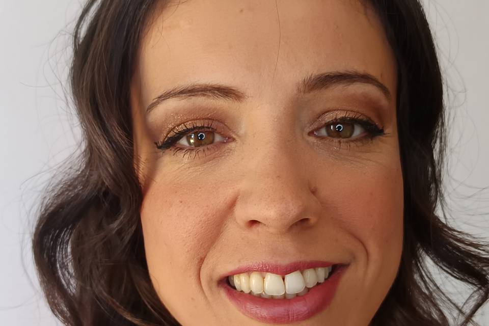 Maquillaje y semi invitada