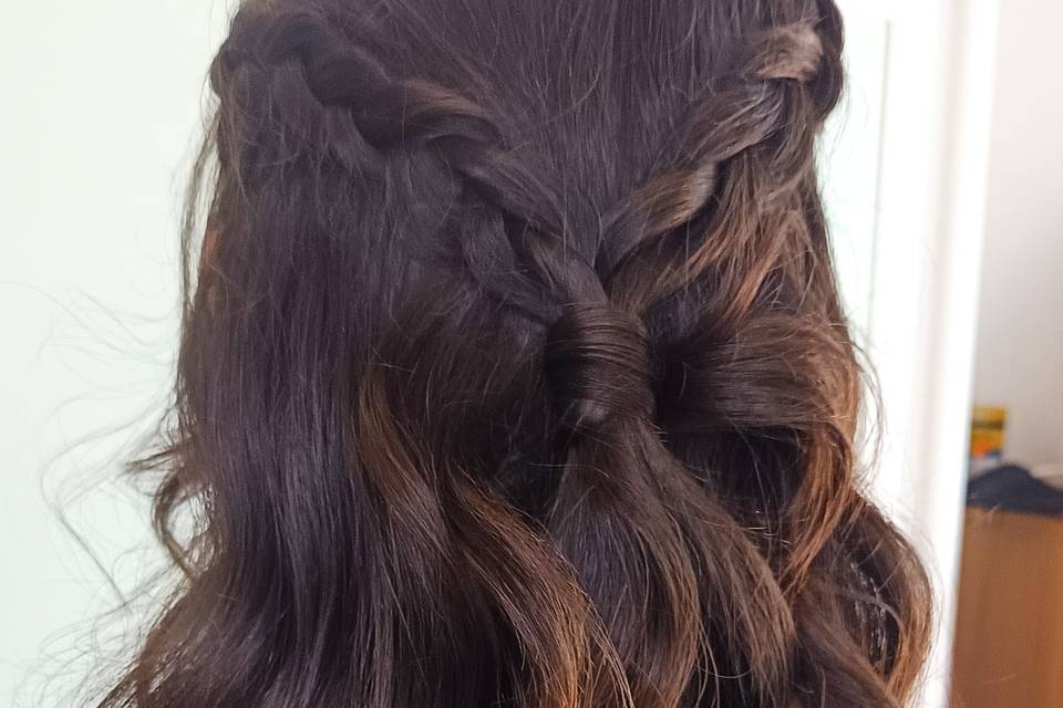 Maquillaje y semi invitada