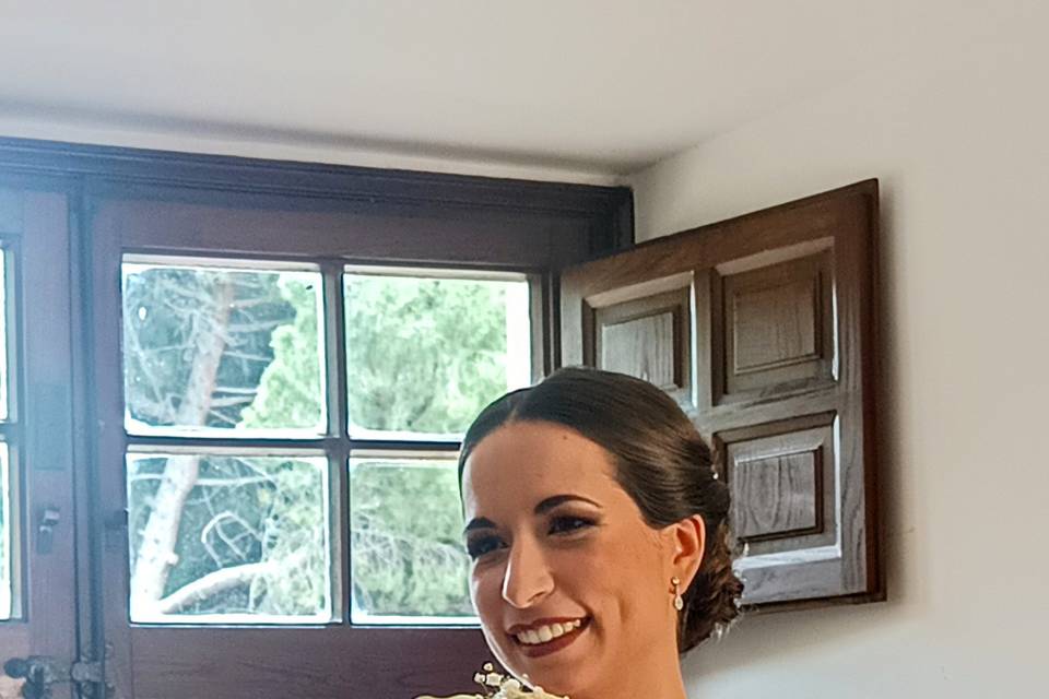 Maquillaje recogido novia