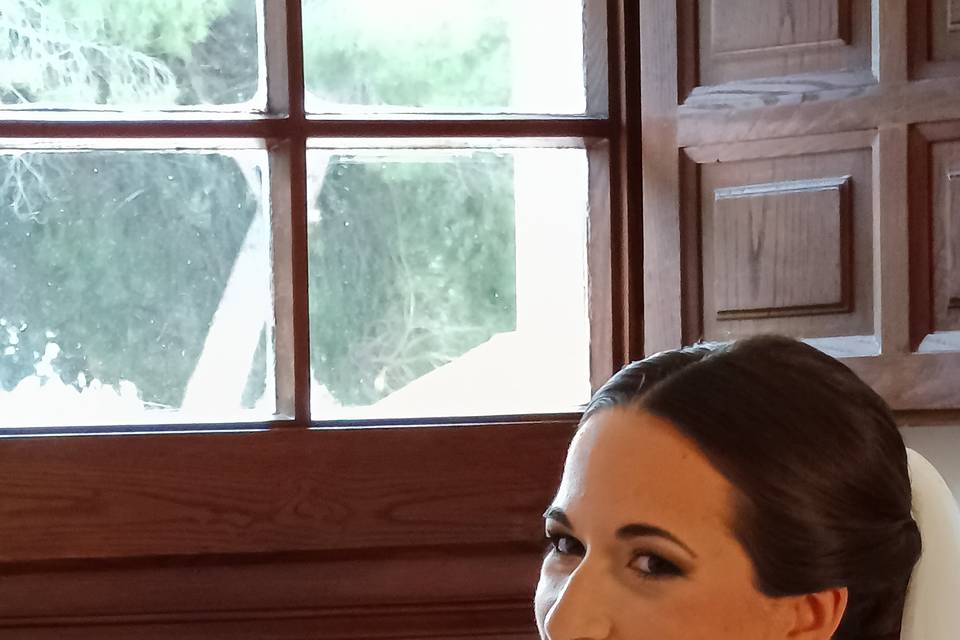 Maquillaje y recogido novia