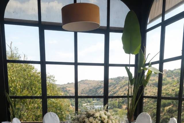 MESA CON VISTAS