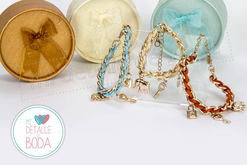 Pulsera cadena dorada cinta