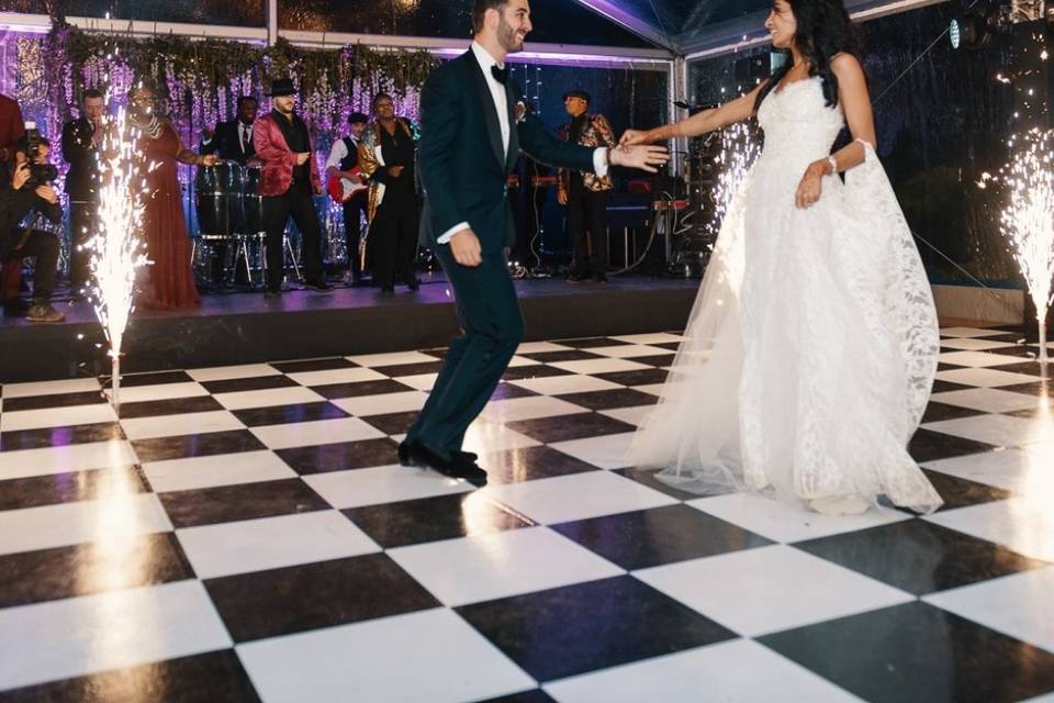 Baile nupcial fuego frío