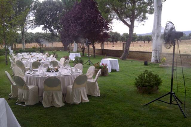 Boda con ventiladores con agua