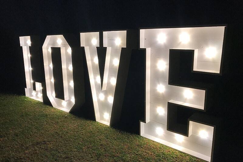 Letras love iluminadas de 1,2 m