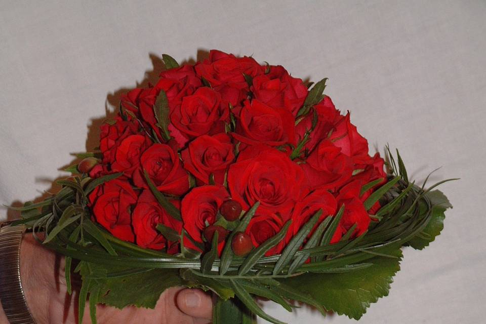 Bouquet formal con rosas pitimini