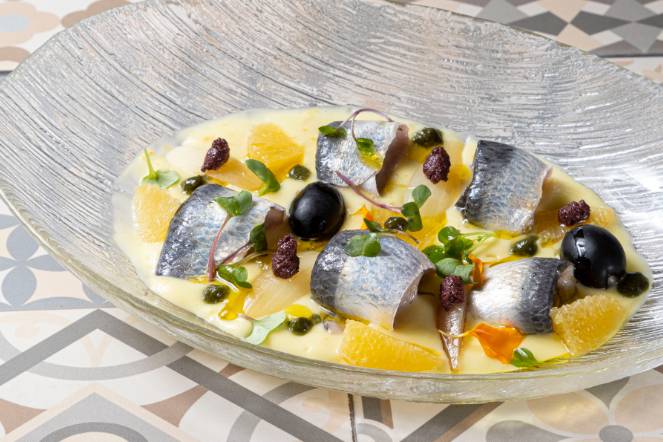 Ensalada de sardinas y naranja