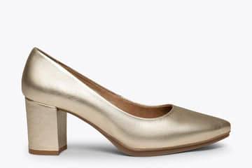 Zapato con tacón cuadrado