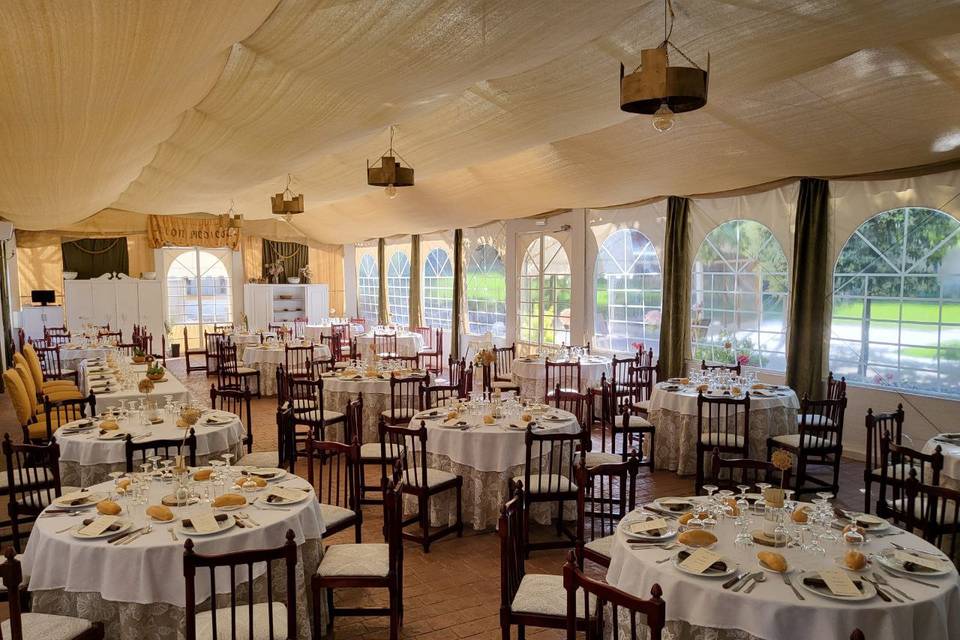 Carpa preparada para boda