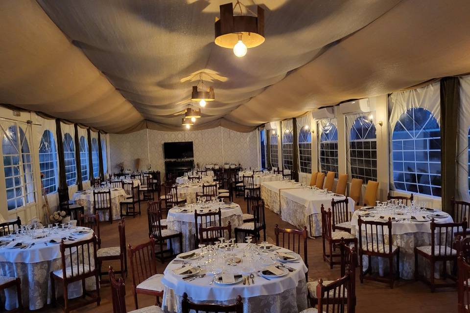 Carpa preparada para boda