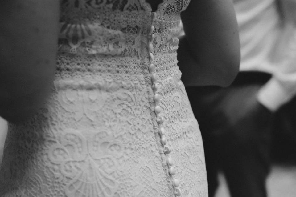 Detalle del vestido de la novia