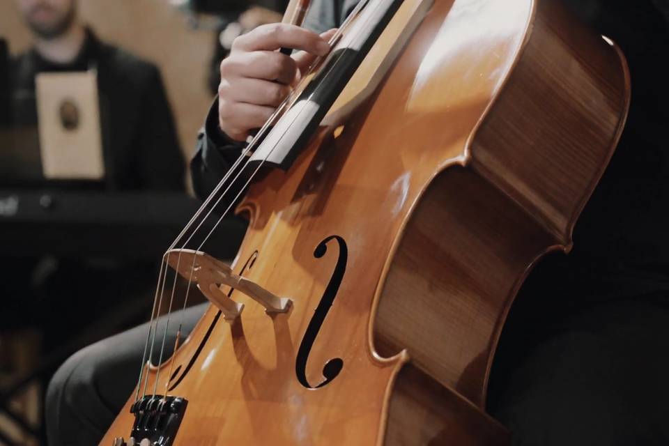 Piano y cello pizzicato
