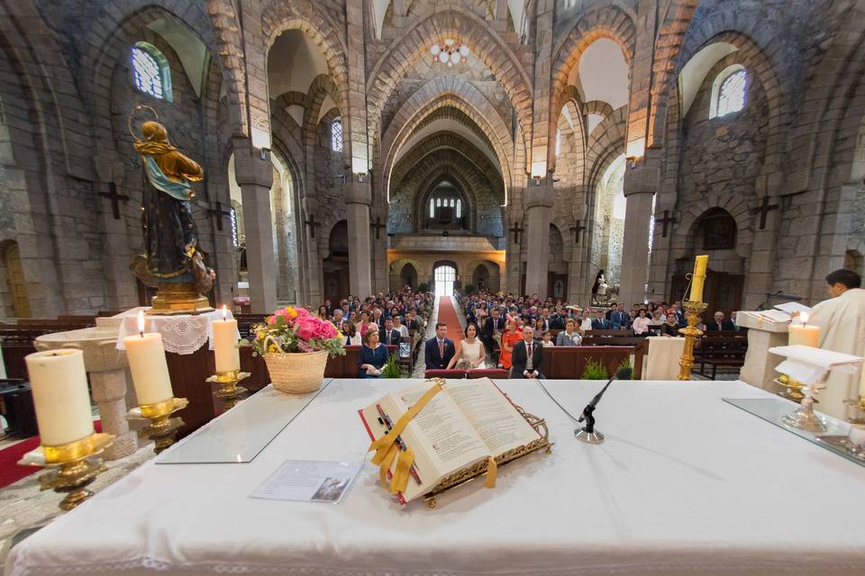 Detalle del niño con las arras