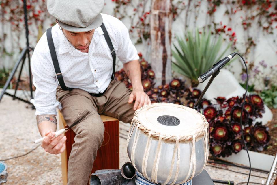 Nacho, percusión