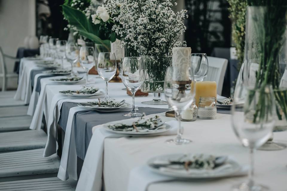 Montaje de banquete de boda