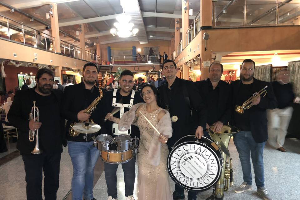 Siempre junto a los novios