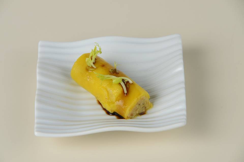 Canelón de mango con setas