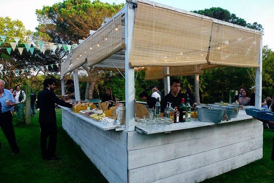 Detalle de buffet en boda rústica