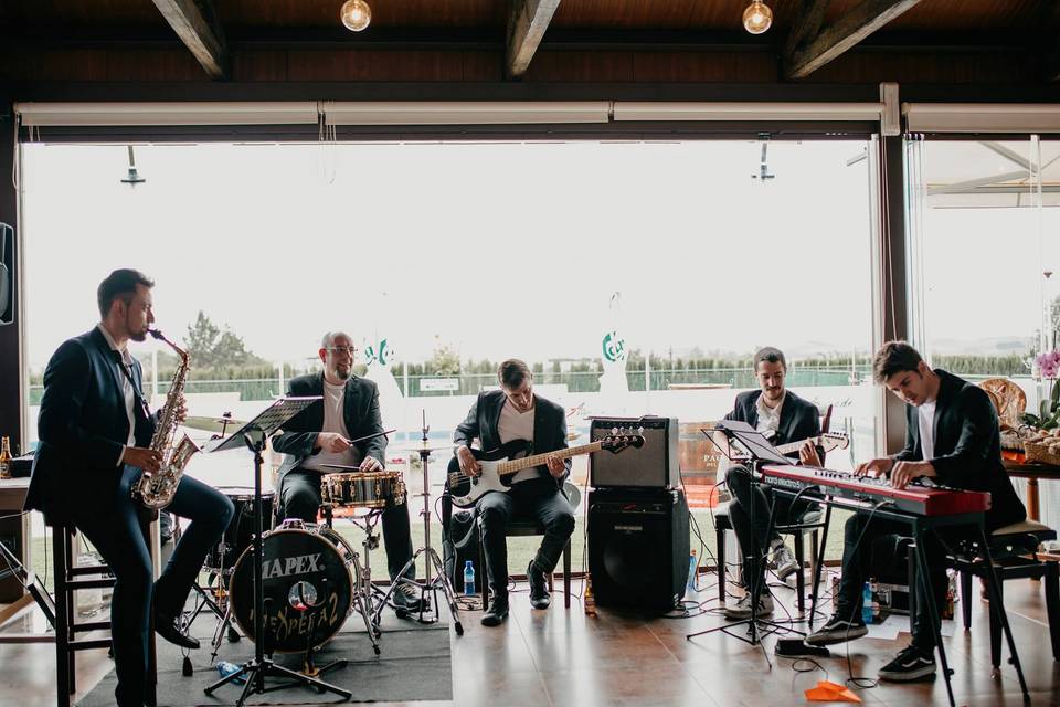 Quinteto completo en una boda