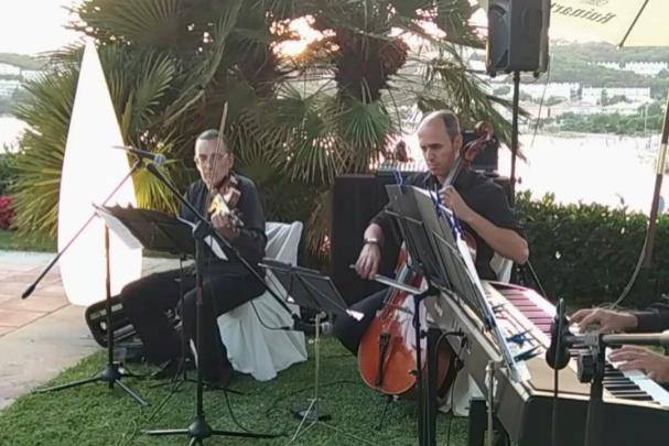 Trío de violín, chelo y piano
