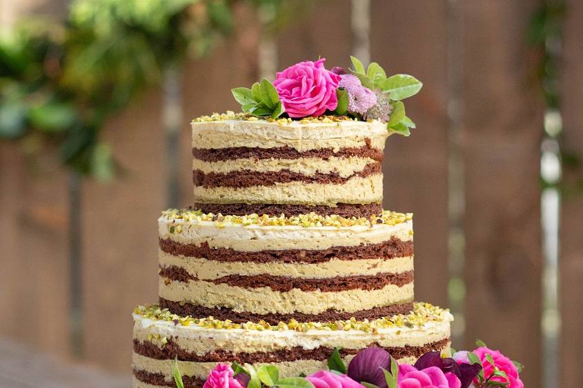 Naked cake de tres pisos