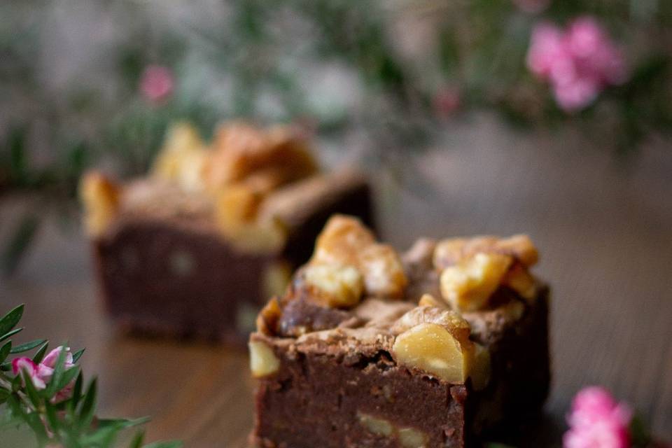 Daditos de brownie con nueces