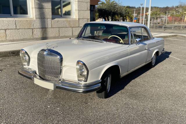 Mercedes 280SE
