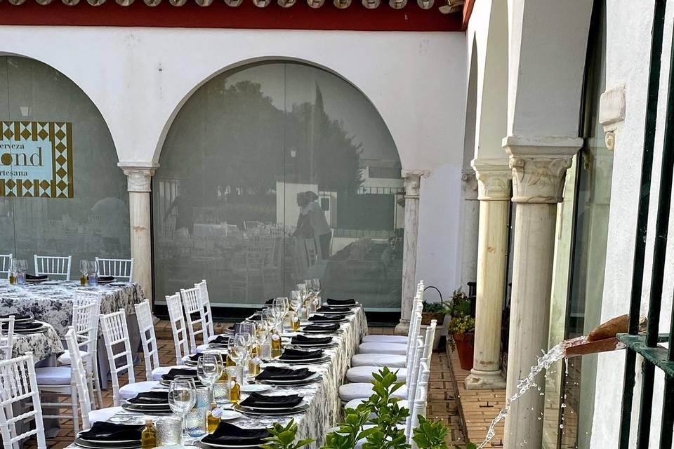 Banquete en patio