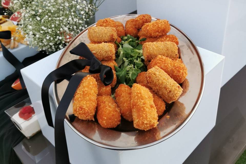 Croquetas de gamba roja.