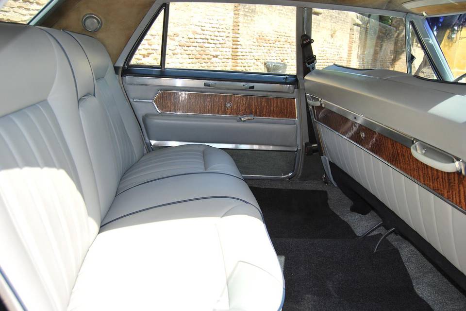 Interior cadillac