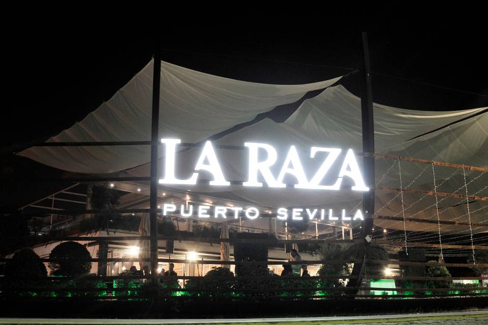 La Raza Puerto Sevilla