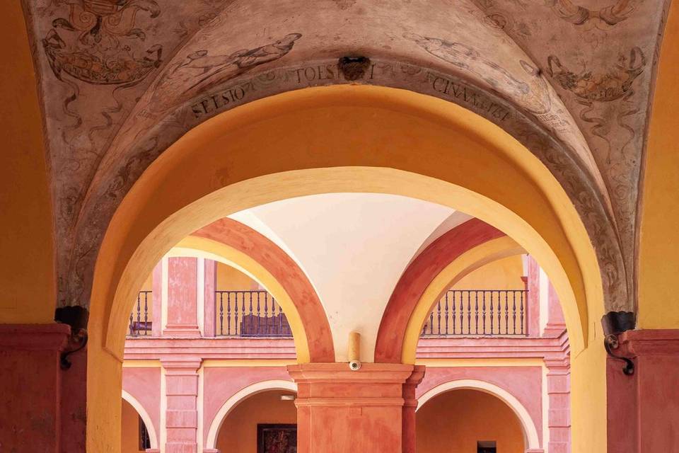 PATIO ROJO