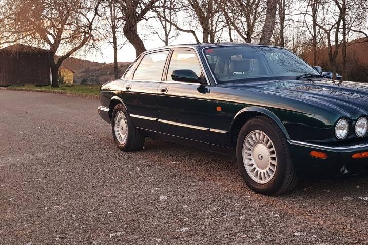 Jaguar xj8