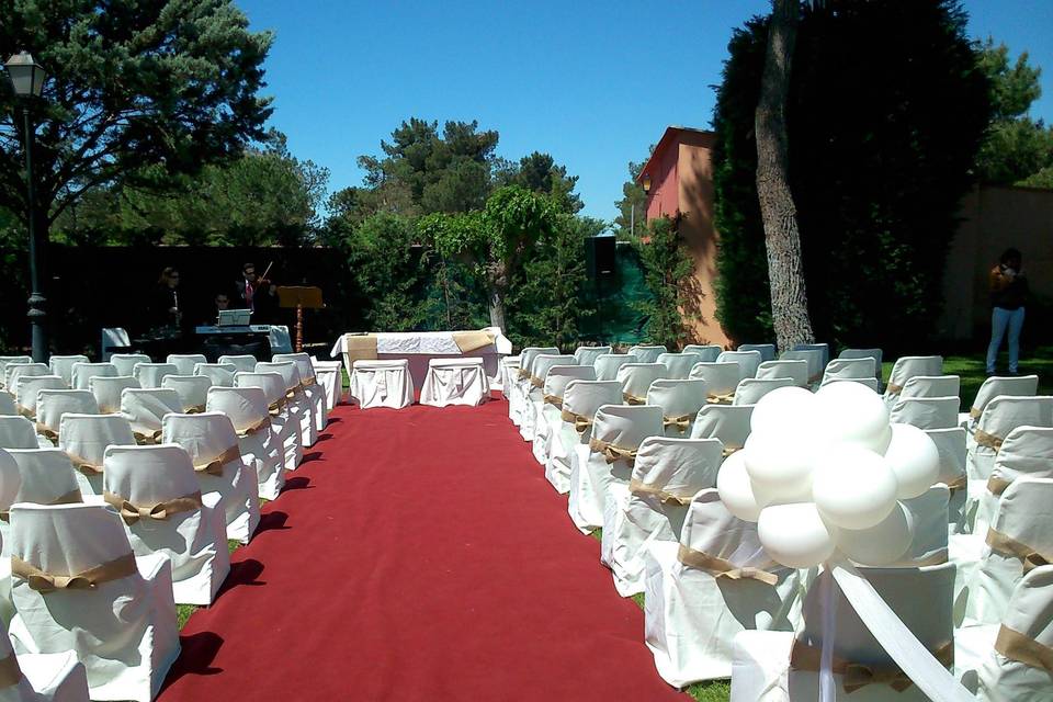 Sillas, alfombra y decoración