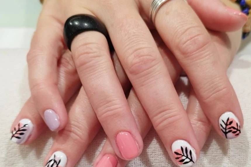 Manicura con decoración