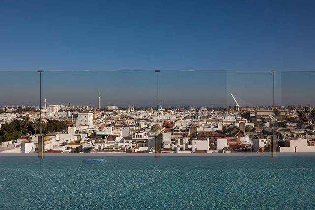 Boutique pool