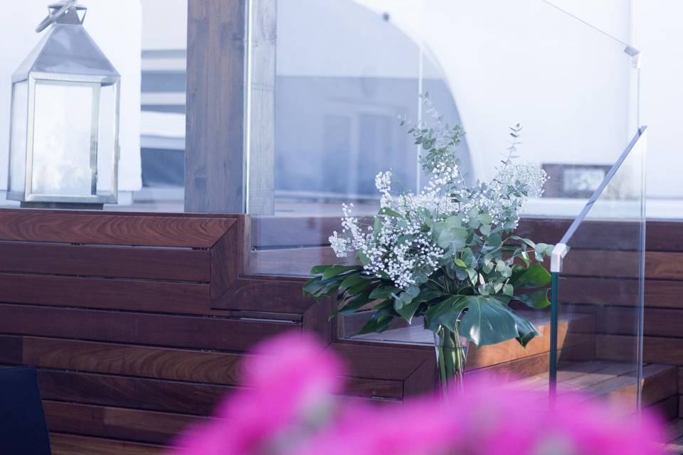 Montaje de ceremonia en terraza