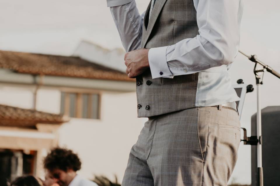 Gomi de traje