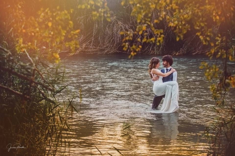 Postboda en el río Cabriel