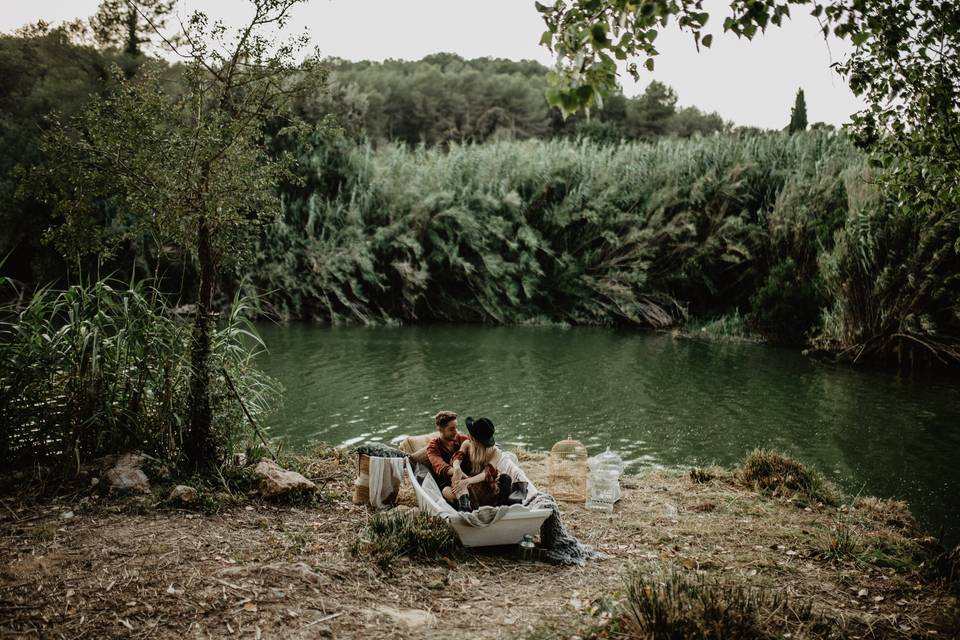 Pedida de mano en un lago