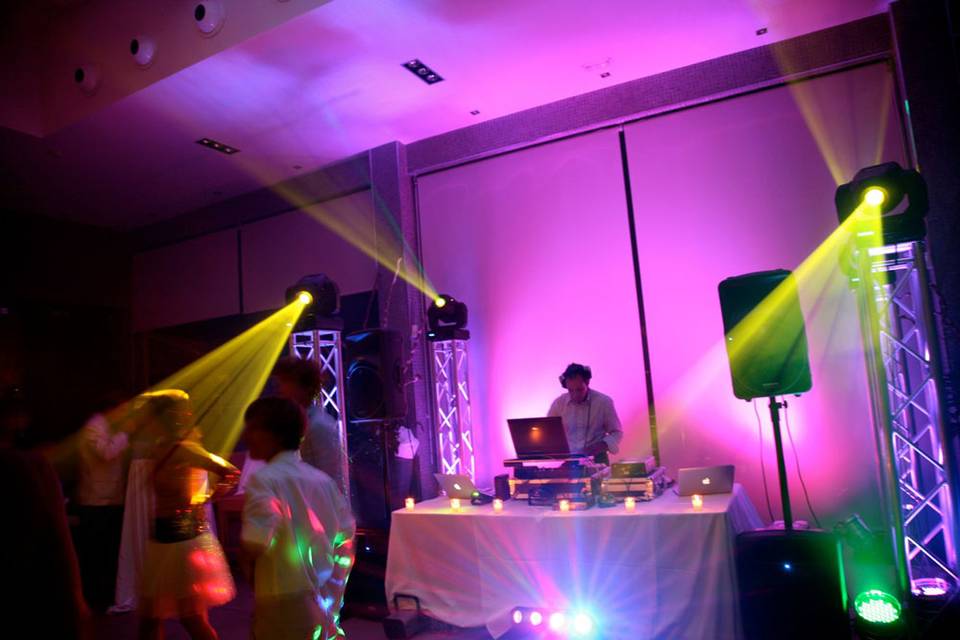 Montaje de DJ para bodas