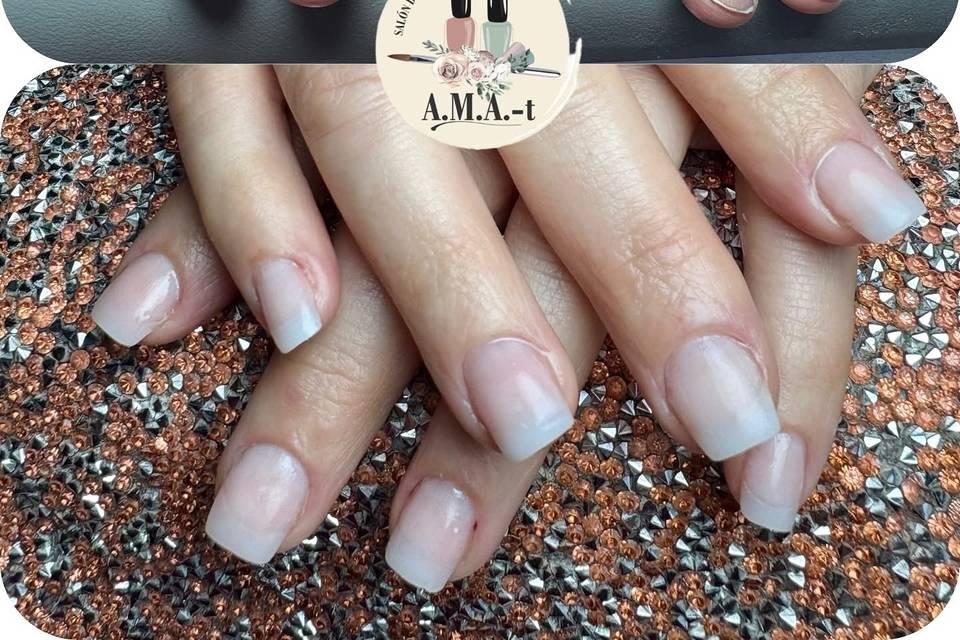Manicura elegante