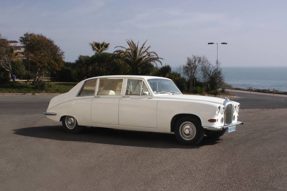 Daimler ds420